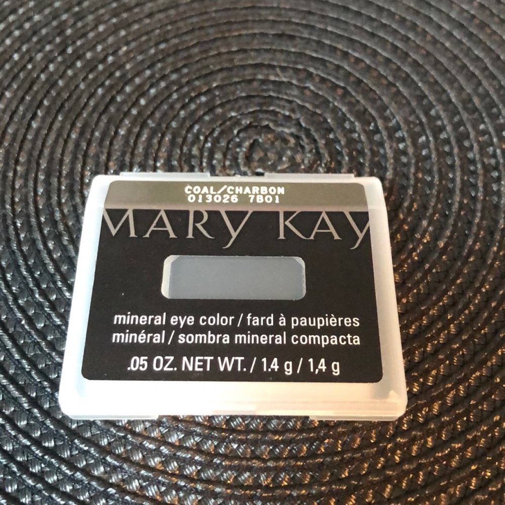 Mary Kay Coal Eyeshadow